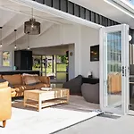 The Black Lake House - Acacia Bay Holiday Home