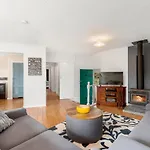 Kereru Lodge - Two Mile Bay Holiday Home