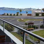 300 Lake Terrace