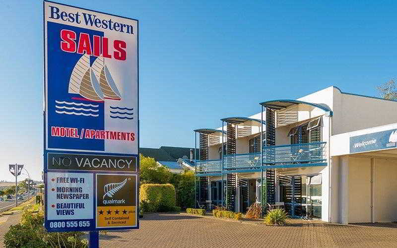 Sails On The Motel