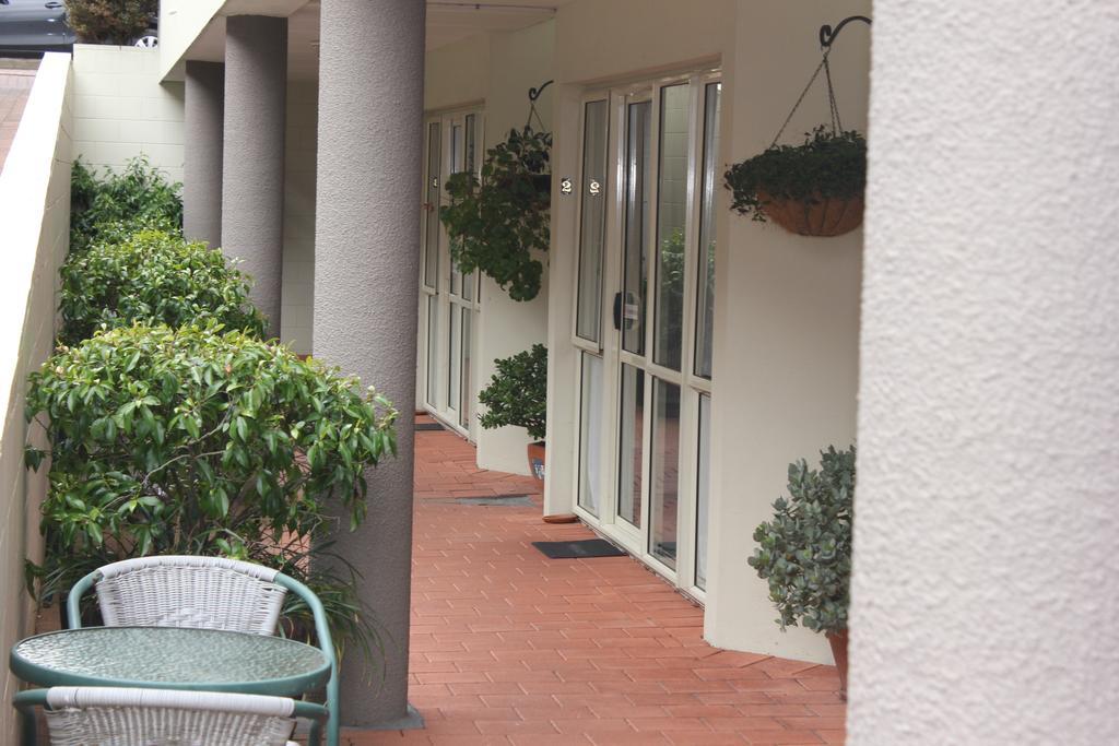 Motel Baycourt Lakefront 4*