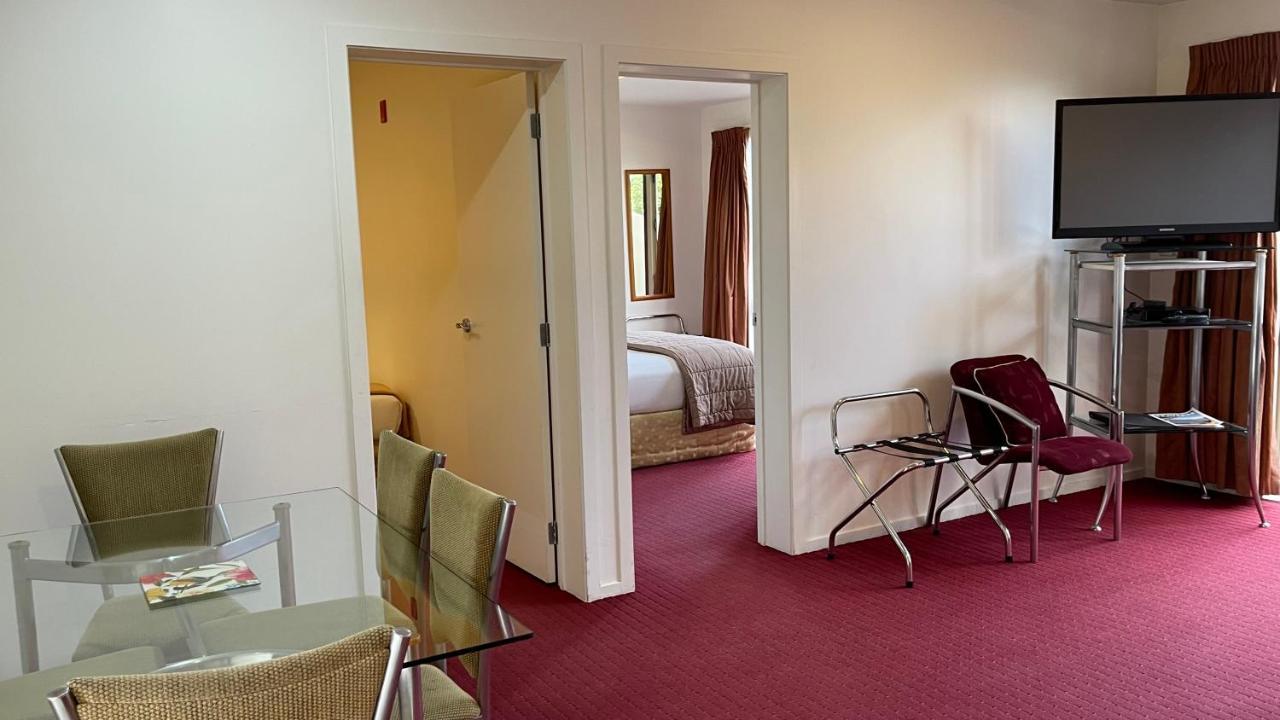 Chantillys Motor Motel