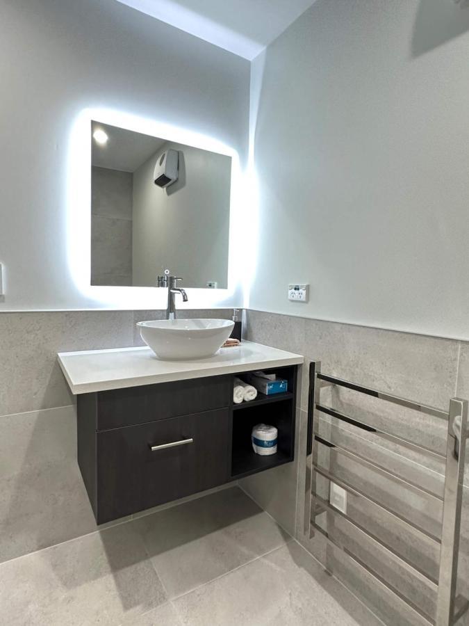 Baycourt Lakefront 4*