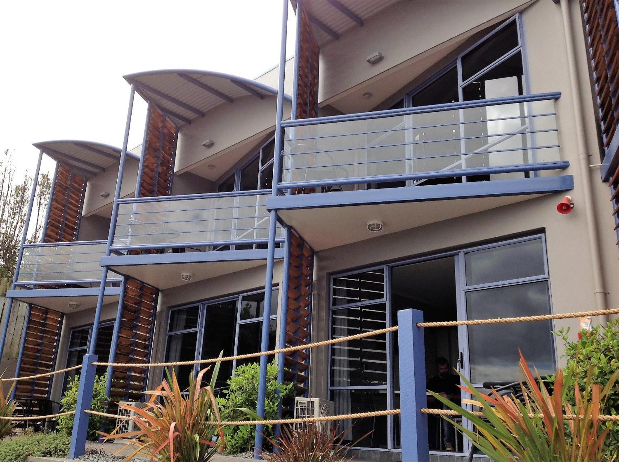 Motel Sails On The 4*