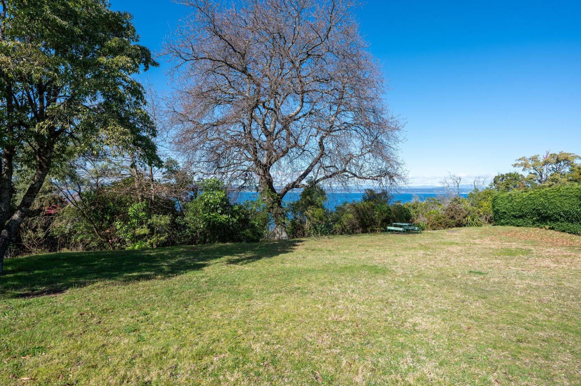 Te Kopua - Acacia Bay * Taupo