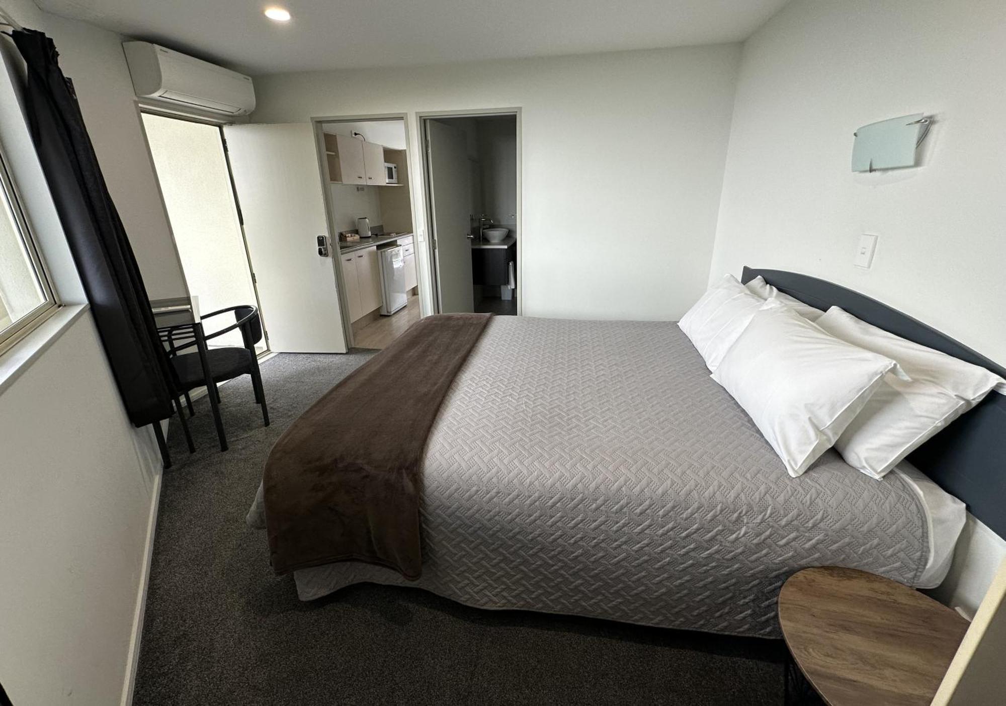 Motel Baycourt Lakefront 4*