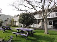 Blackcurrant Backpackers Hotel 2*