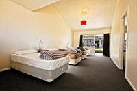 Blackcurrant Backpackers Hotel