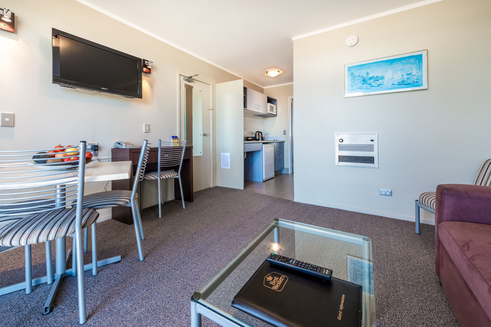 Motel Sails On The 4*