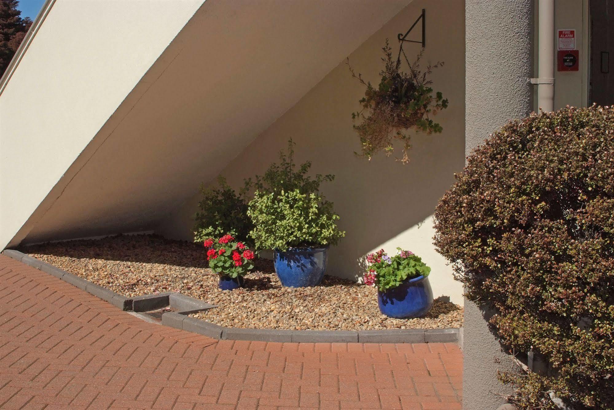 Motel Baycourt Lakefront 4*