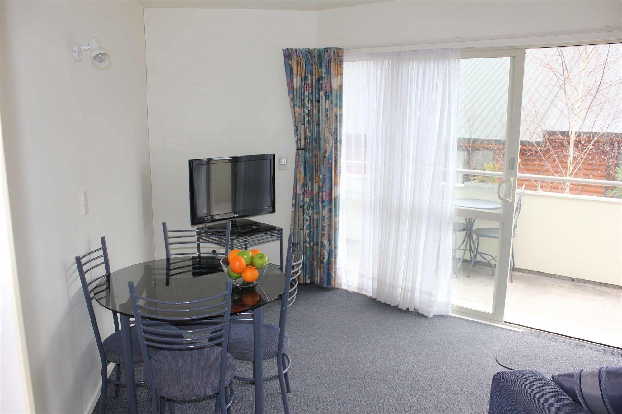 Baycourt Lakefront Motel Taupo