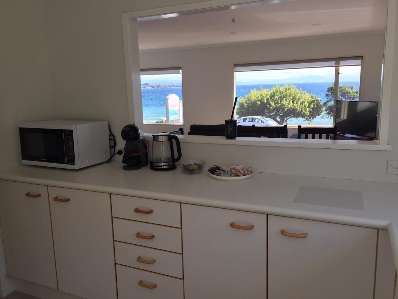 Baycourt Lakefront 4*