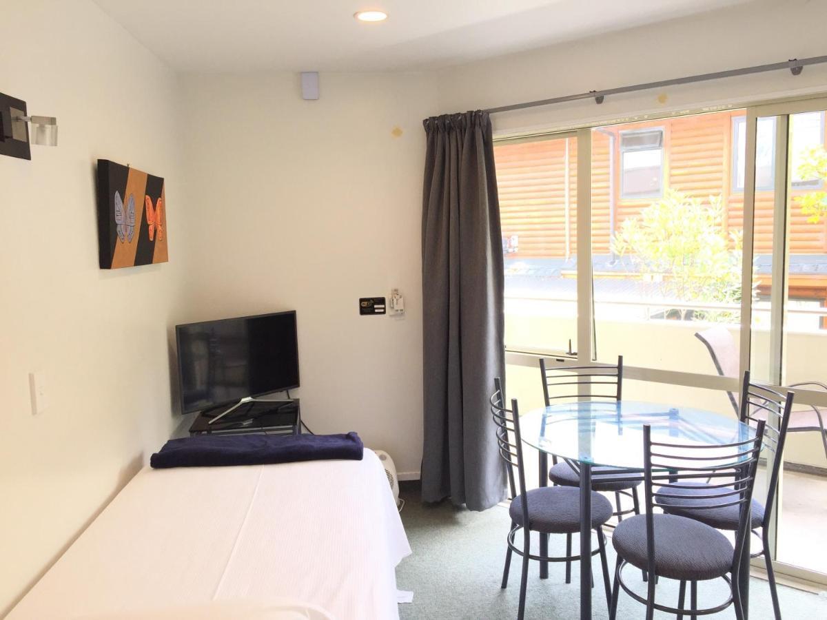 Baycourt Lakefront Motel Taupo