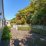 Krissell Castle - Acacia Bay Holiday Home
