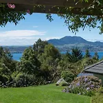 Acacia Heights - Garden Cottage - Taupo
