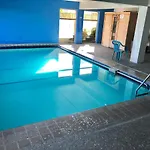 Absolute Lake View Motel