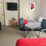 Absolute Lake View Motel