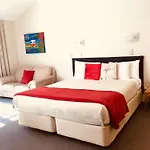Cascades Lakefront Motel