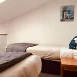 Cascades Lakefront Motel