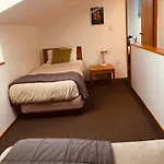 Cascades Lakefront Motel