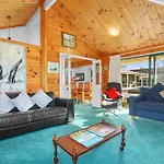Five Mile Yay - Five Mile Bay Holiday Home