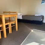 Camellia Court Family Motel