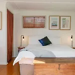 Walnut Cottage - Private Outdoor Spa Pool
