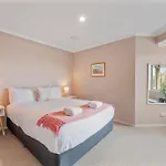 Soak & Stay Acacia Bay - Spa, Pet, Family Friendly