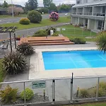 300 Lake Terrace