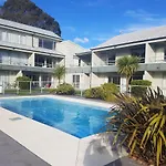 300 Lake Terrace