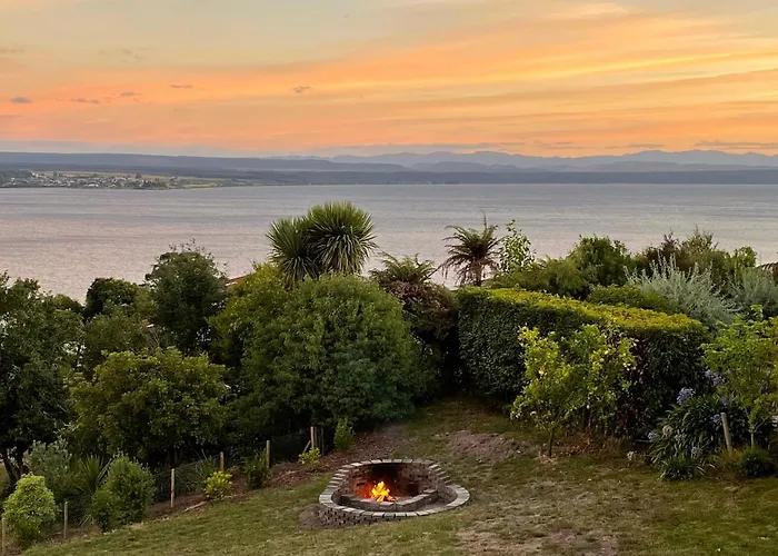 Acacia Bay Bach - Views, Spa & Serenity - Taupo