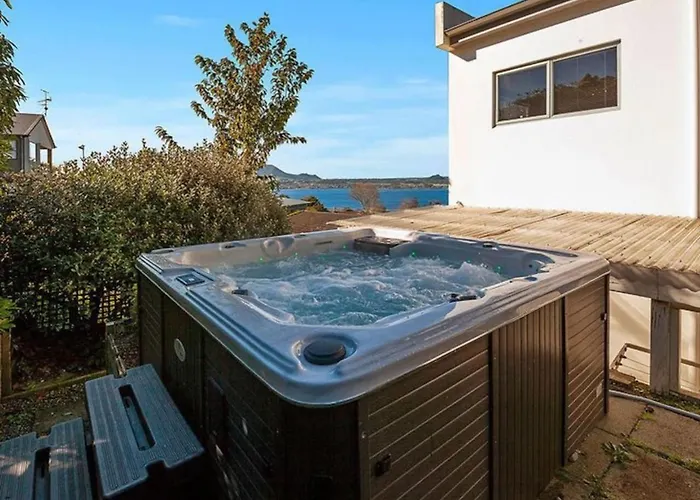 Stunning Lake Views