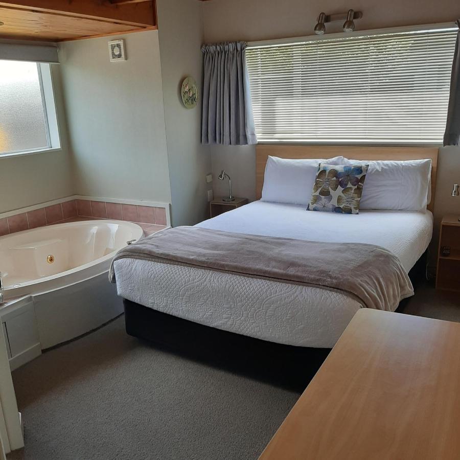 Mews Motel