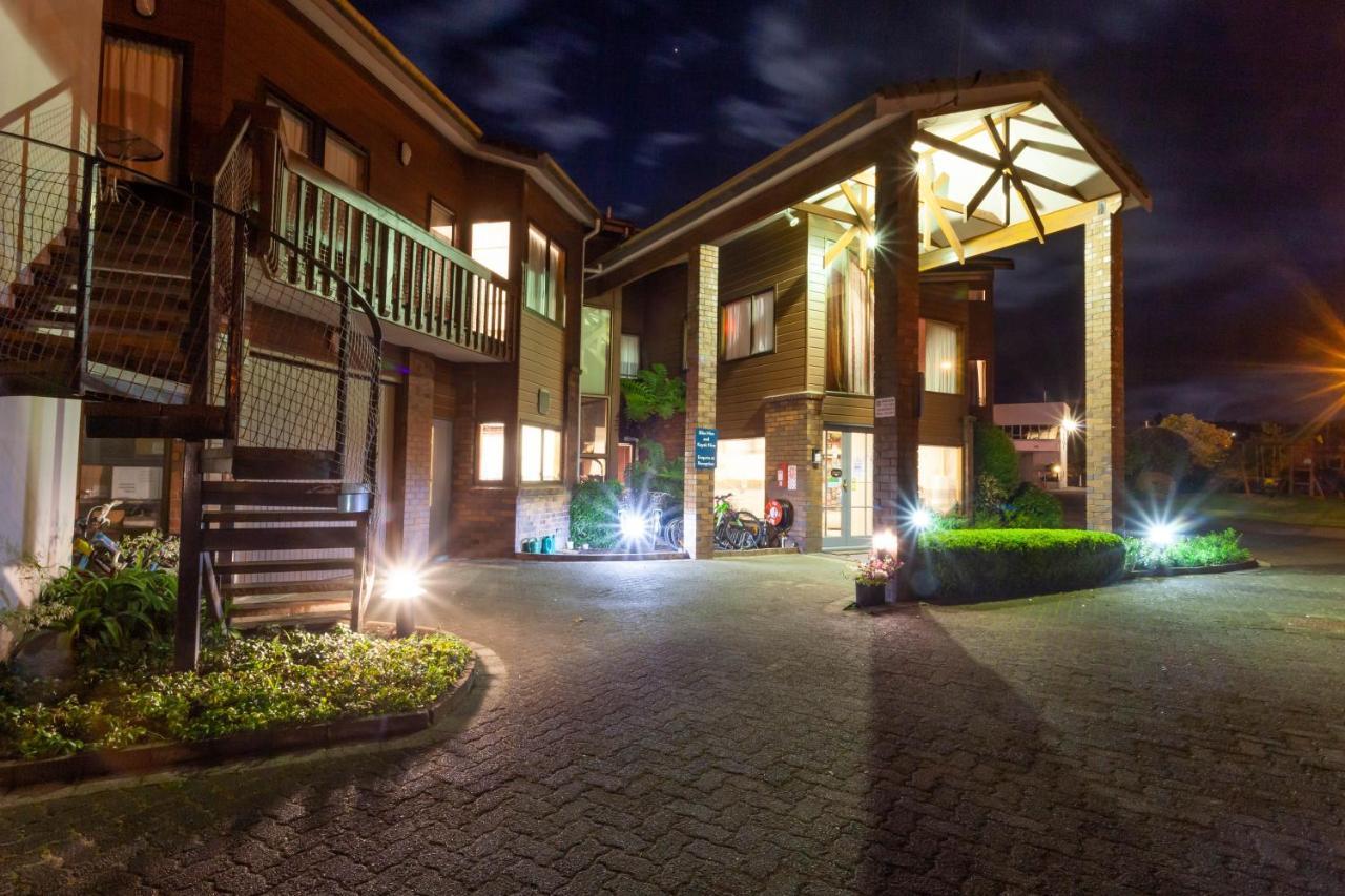 Cascades Lakefront 5*