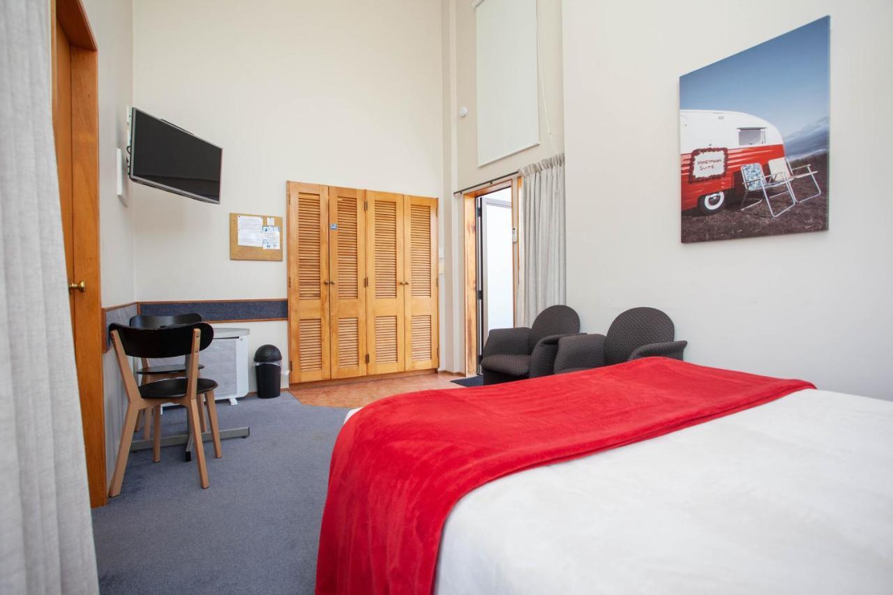 Cascades Lakefront Motel Taupo
