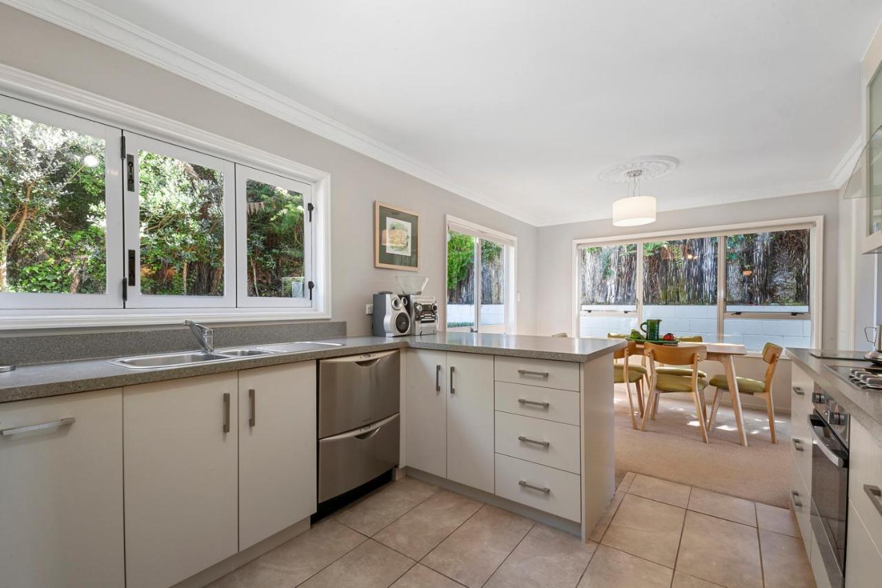 Krissell Castle - Acacia Bay Holiday Holiday home Taupo