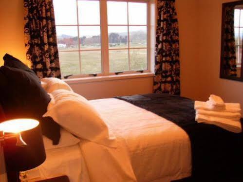 Falls Chateau Aparthotel