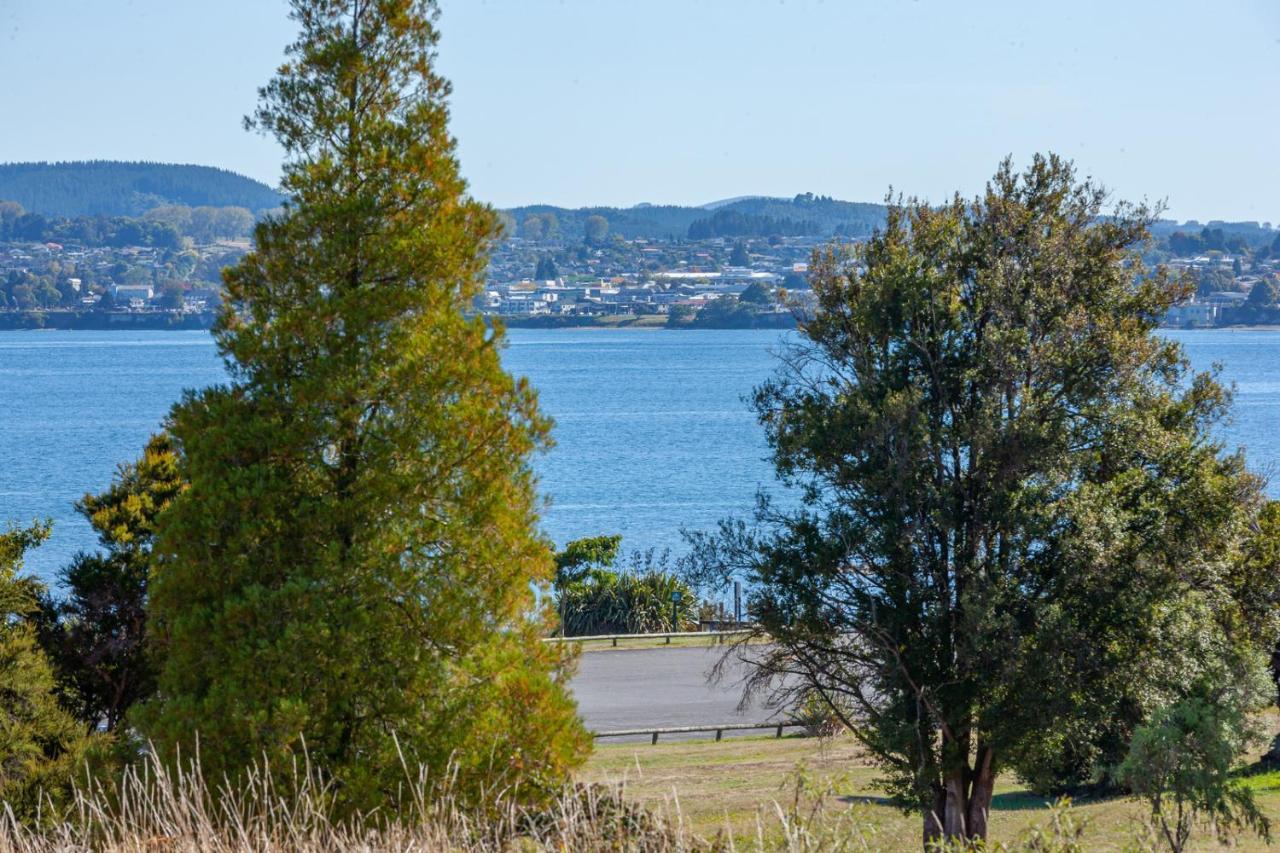 Pokaka House - Wharewaka Holiday home Taupo