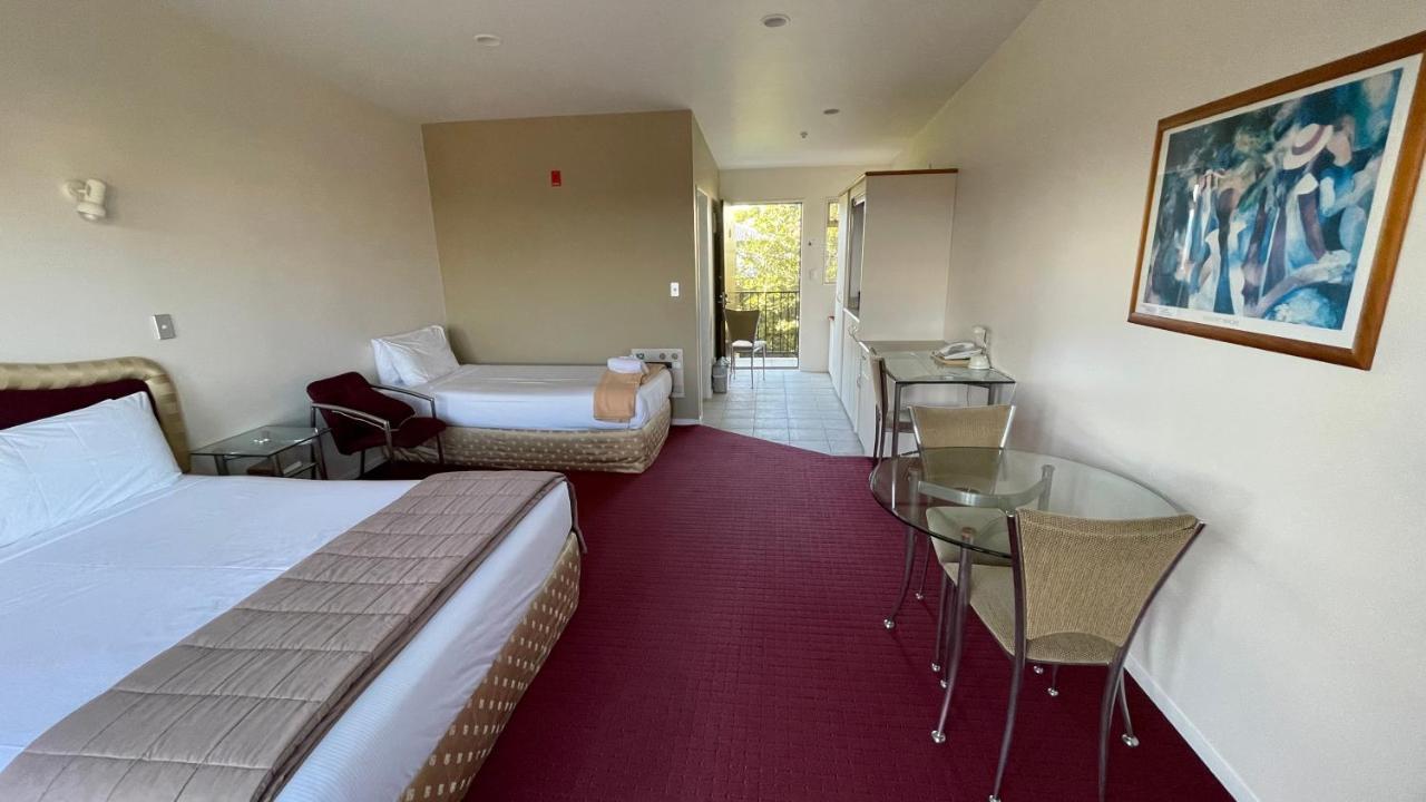 Chantillys Motor Motel