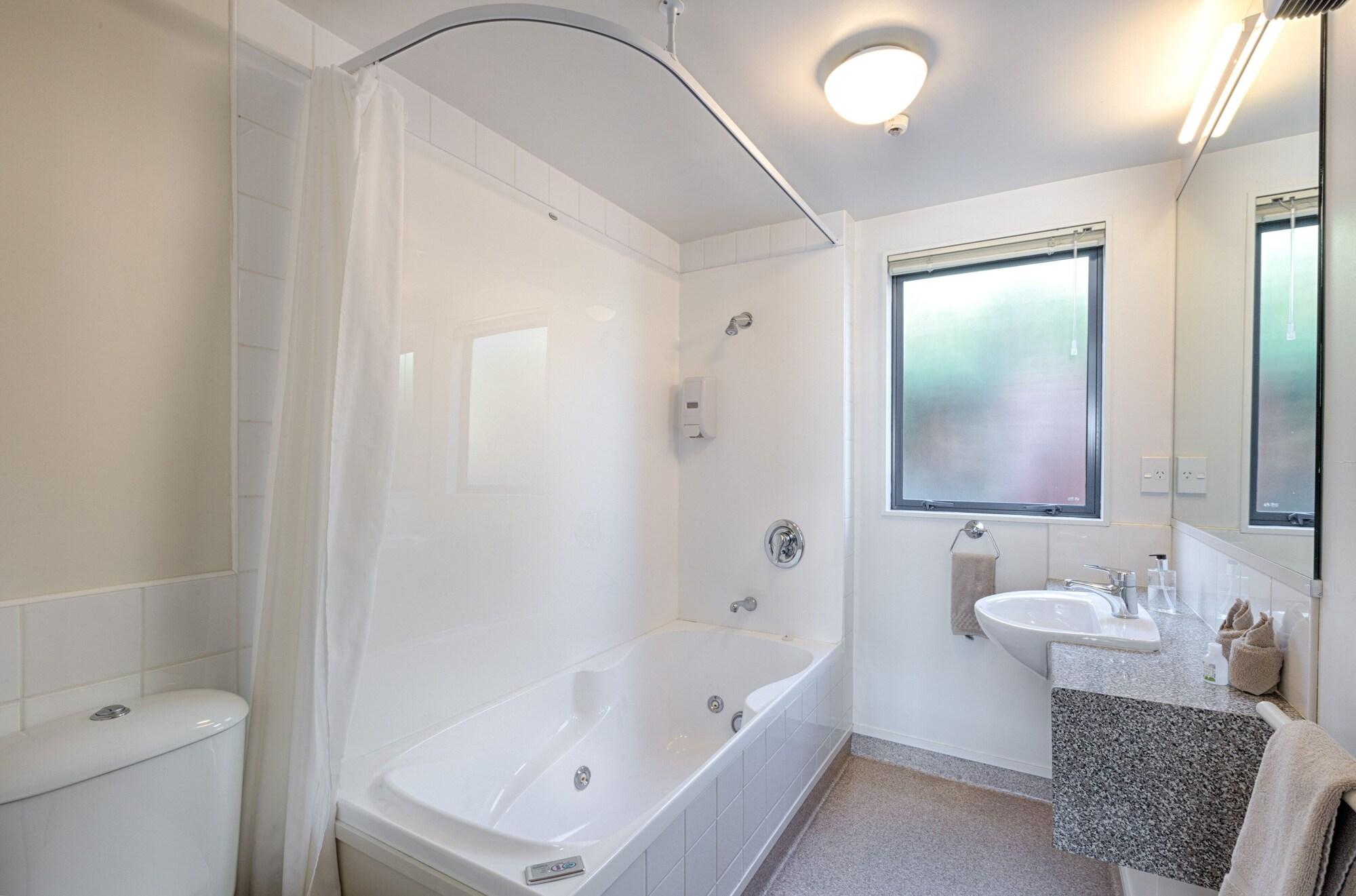 Bella Vista Motel 4*