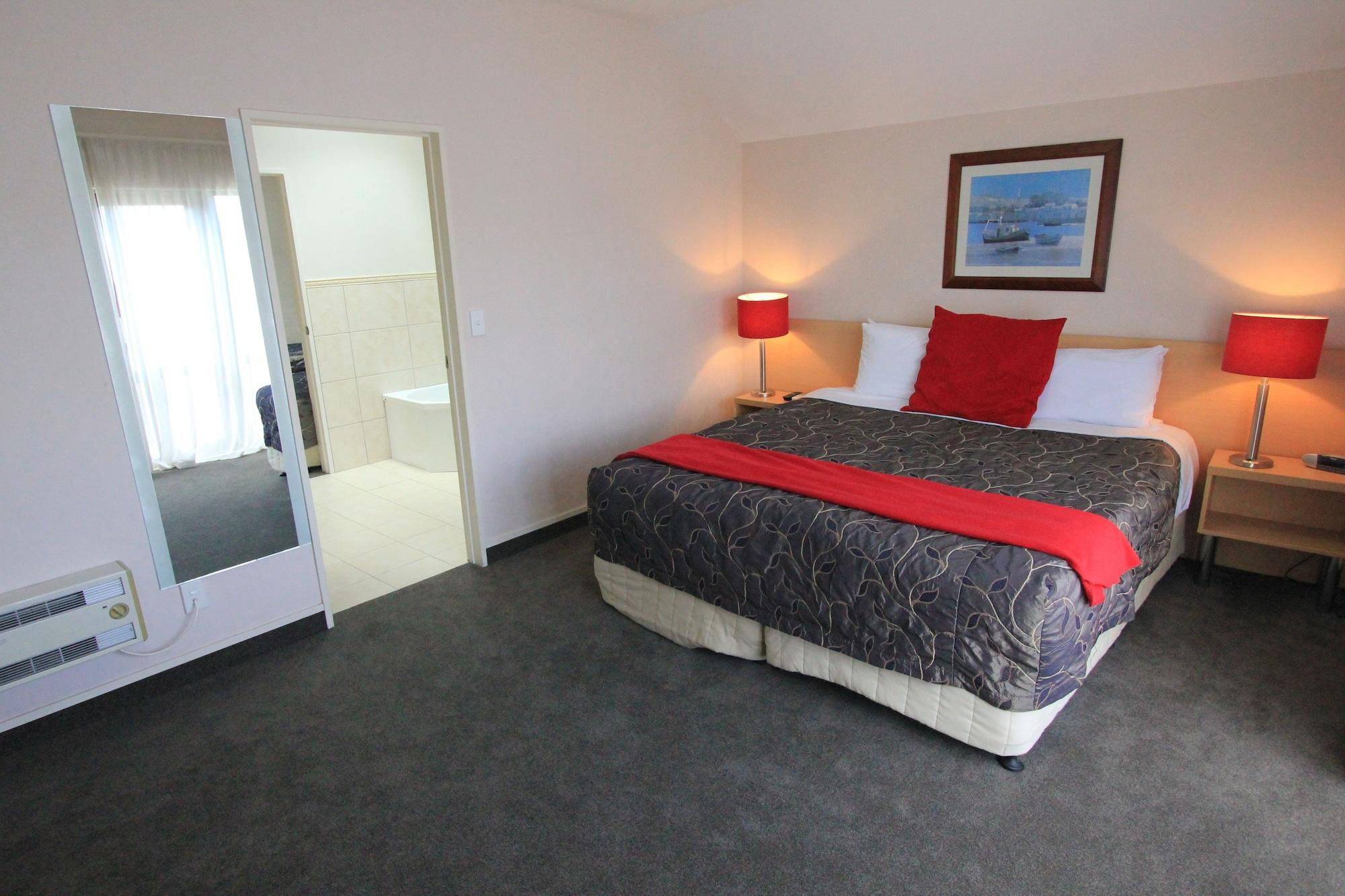 Voyager Aparthotel 4*