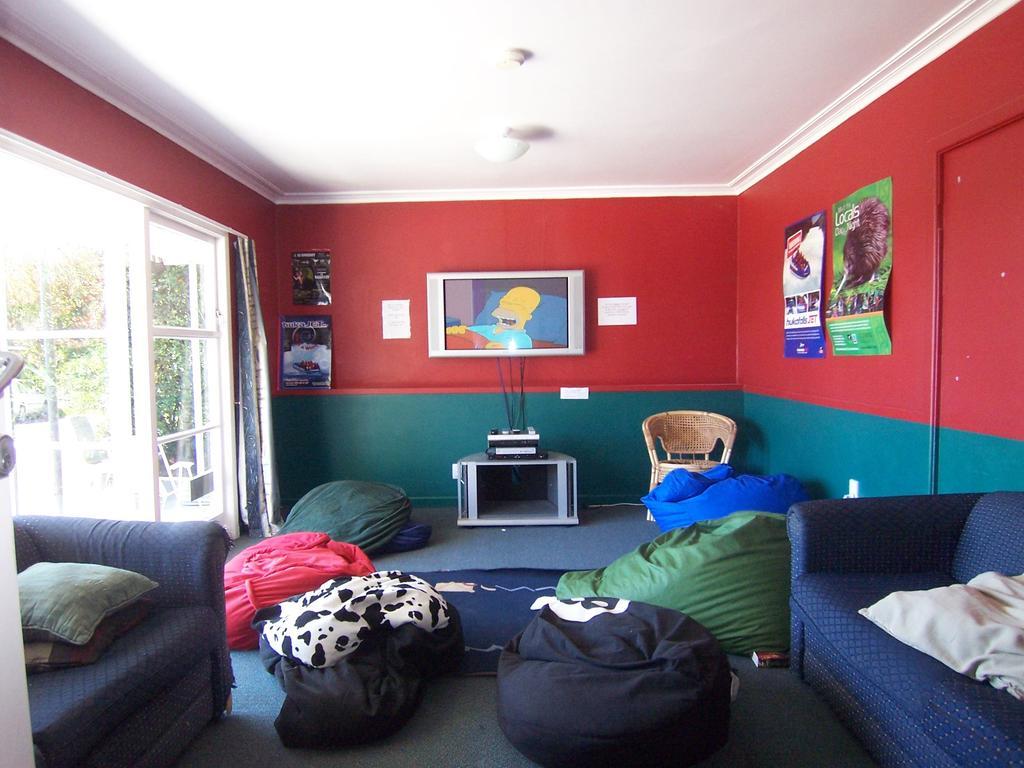 Rainbow Lodge Backpackers Hostel