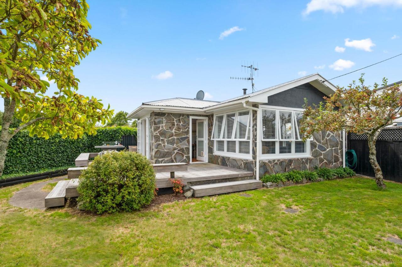 Mid-century Charm - Holiday home