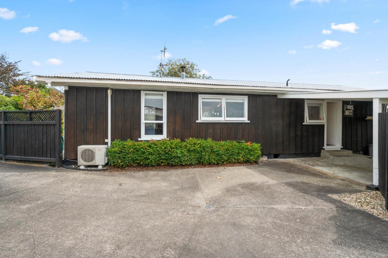 Mid-century Charm - Holiday home *