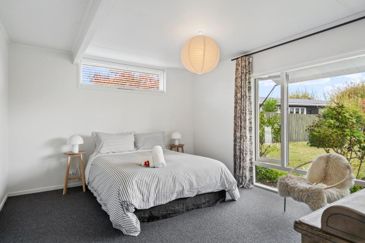 Henry's Bach Taupo