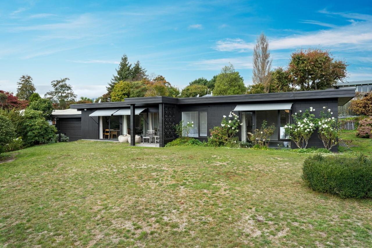 Holiday home Henry's Bach Taupo