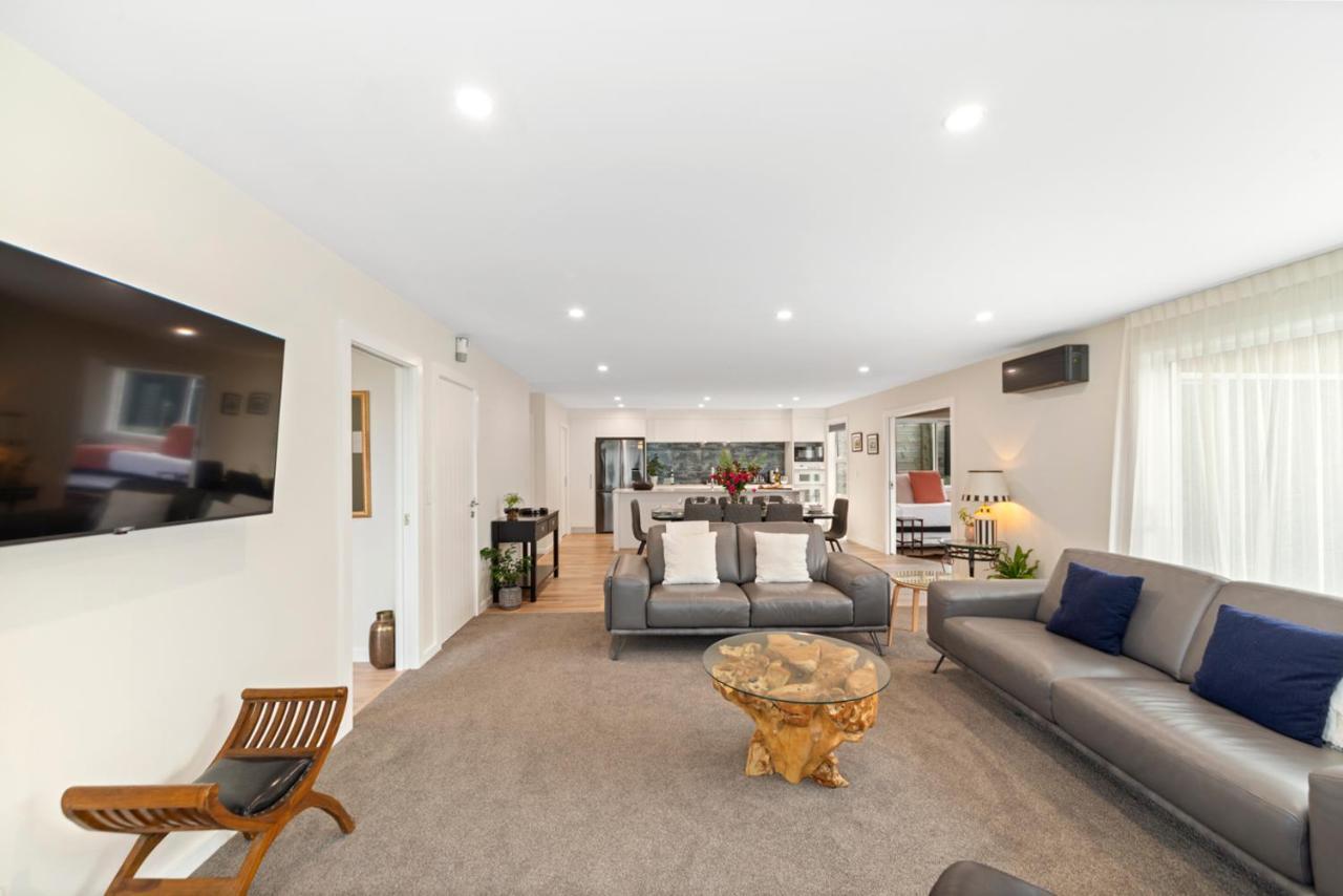 Holiday home Sanctuary On The Grove Taupo