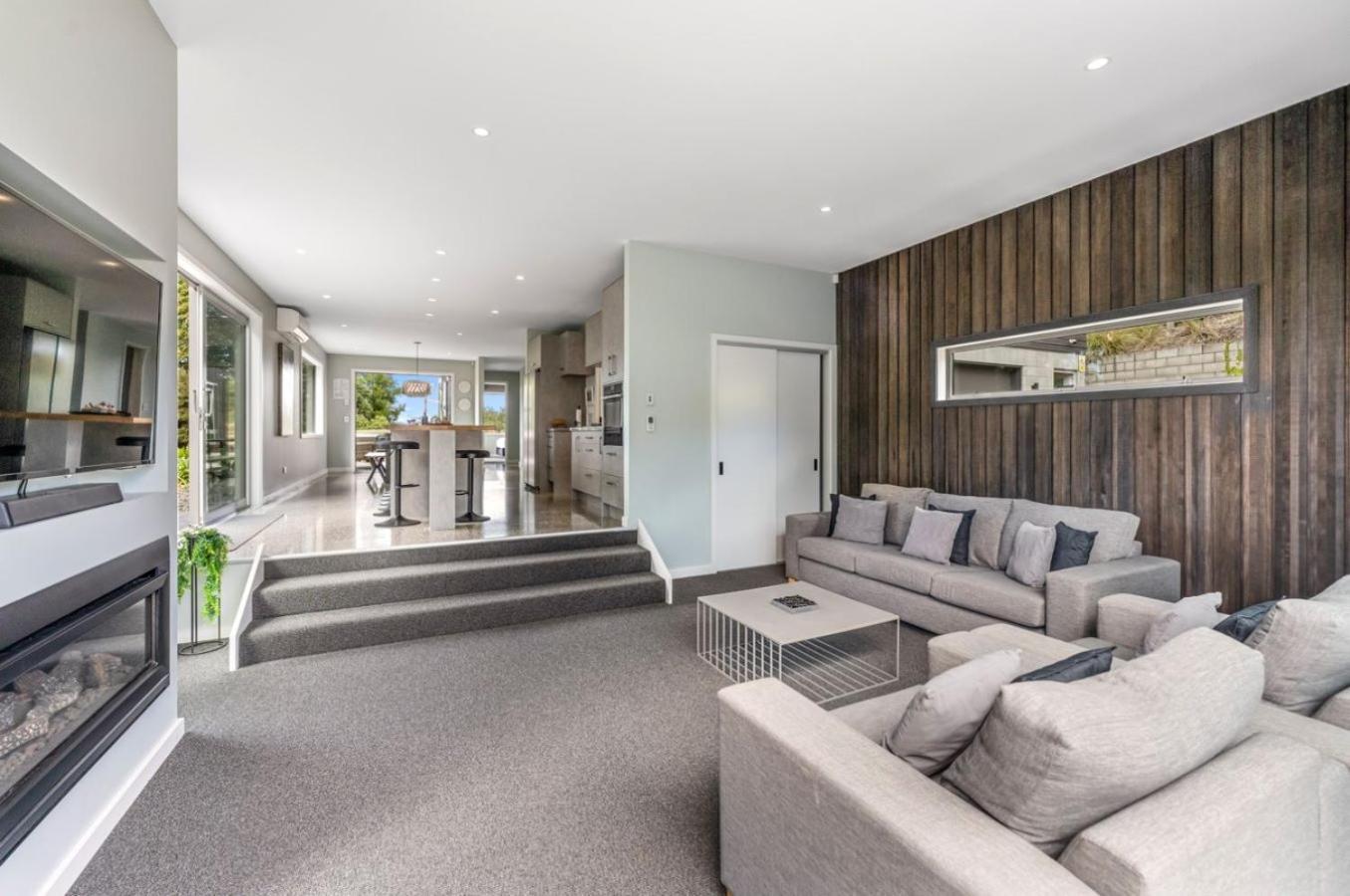 Hideaway At The Bay - With Hot Tub Holiday home *