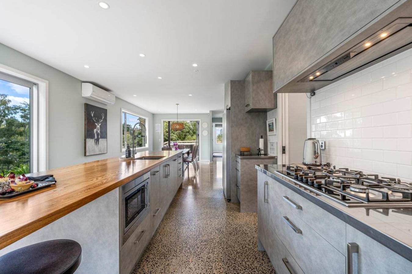 Hideaway At The Bay - With Hot Tub Holiday home *