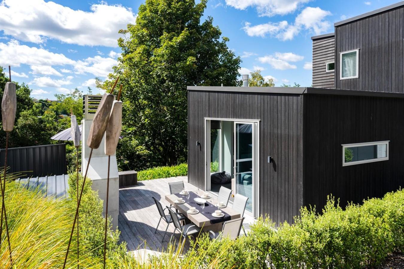 Holiday home Hideaway At The Bay - With Hot Tub Taupo